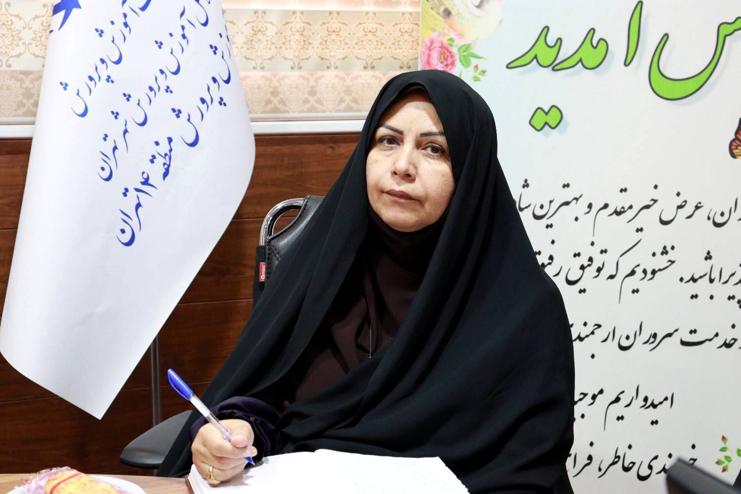 هر منطقه یک برنامه ویژه ابتدایی متناسب با اقتضائات خود انتخاب می کند