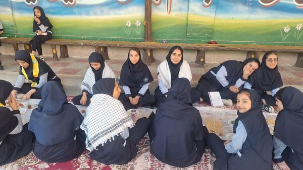 مراسم روز جهانی غذا در دبیرستان فرزانگان دکتر شاهی