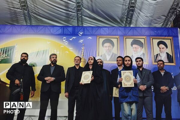 تجلیل از ۱۴ دانش‌آموز دختر برتر حوزه‌های پرورشی شهرستان قدس