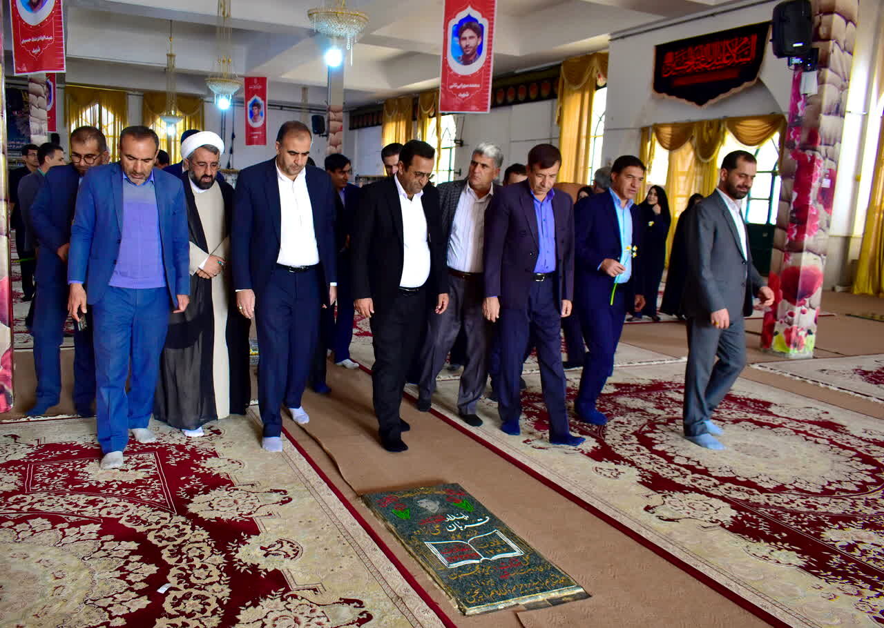 تجدید میثاق مسئولان آموزش‌وپرورش کهگیلویه و بویراحمد با شهدا 