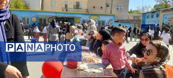 برپایی بازارچه کسب و کار در آموزشگاه امام جعفر صادق(ع)