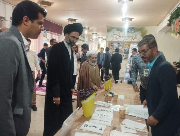 چهل و سومین دوره مسابقات قرآن عترت و نماز دانش‌آموزان استان اصفهان به میزبانی شهر کاشان