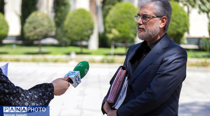  تلاش کنیم ارتباطمان با نخبگانی که مهاجرت کرده‌اند قطع نشود