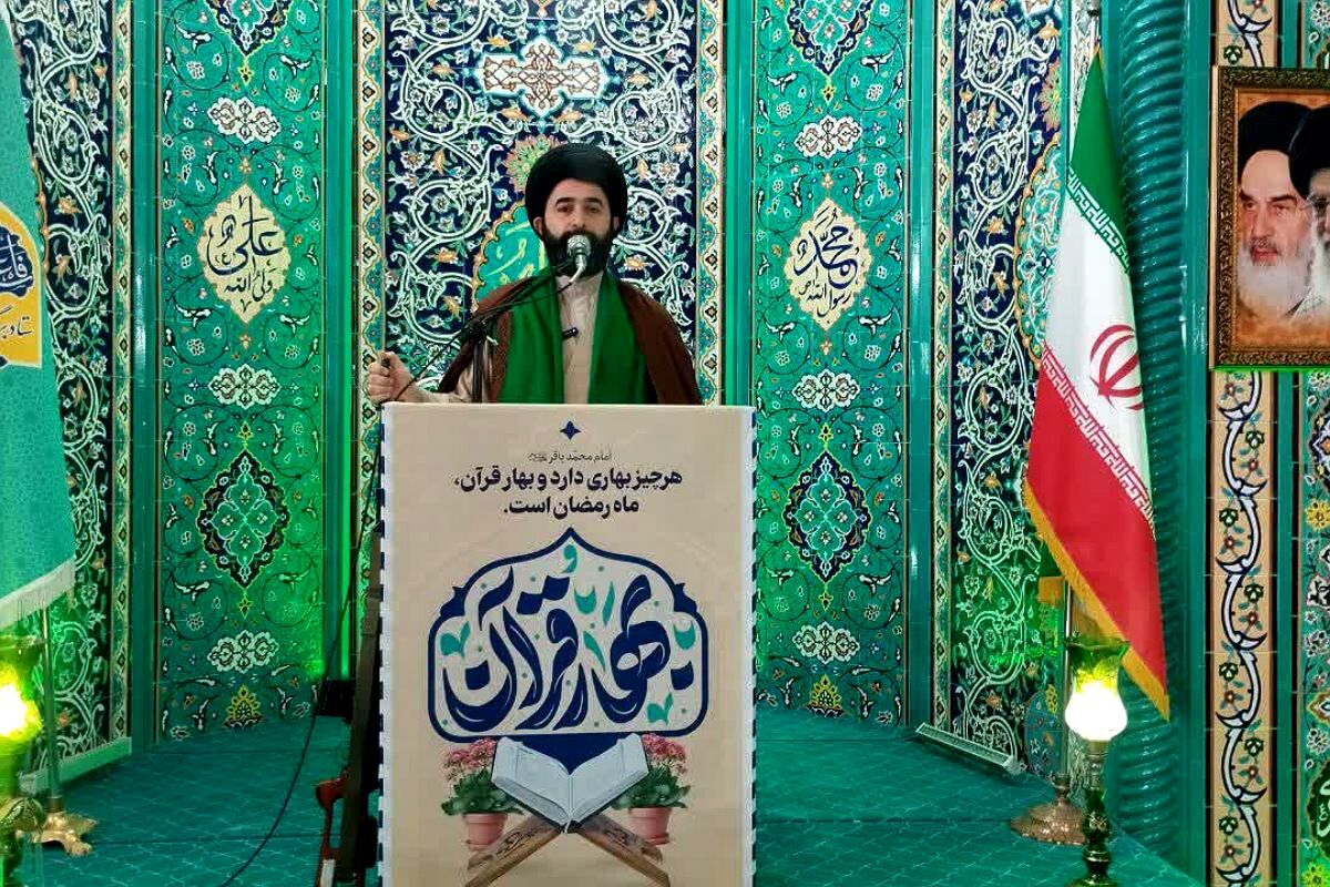 اقامه باشکوه نماز وحدت‌آفرین جمعه در فیروزکوه
