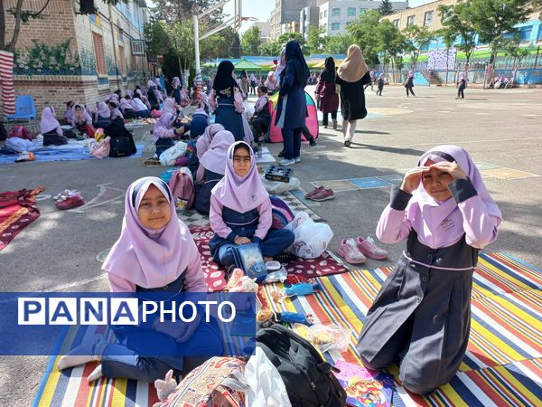 برگزاری اردوی حیاطی و جشن آخر سال در دبستان دخترانه شاهد تحقیقی ناحیه ۶
