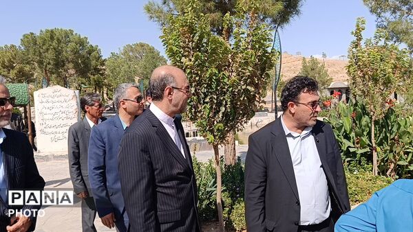 آیین کلنگ زنی خیابان «غذا» در بزرگترین مجموعه گردشگری منطقه ترشیز 
