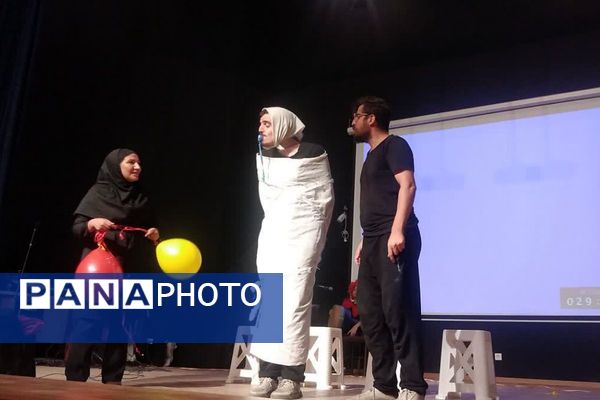 برگزاری جشن واژه و نوا در فرهنگسرای سلمان هراتی ملارد 