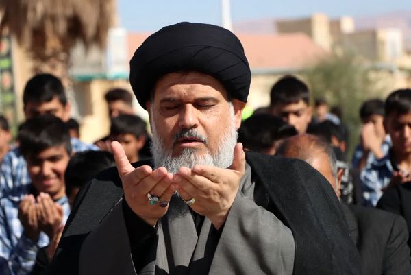 حضور معنوی امام‌جمعه بافق در مراسم سوگواری دبیرستان مناجات