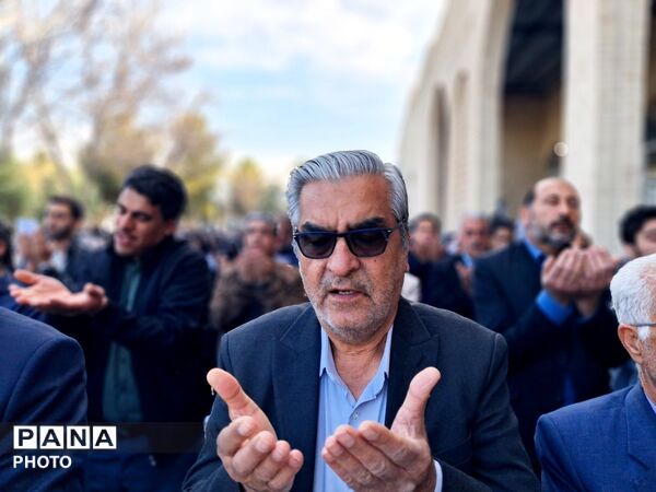 نماز عید سعید فطر در شهرستان کاشمر 