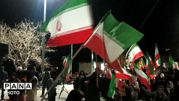 حضور پرشور مردم در بلوار حسینیه شهدای شهر بار