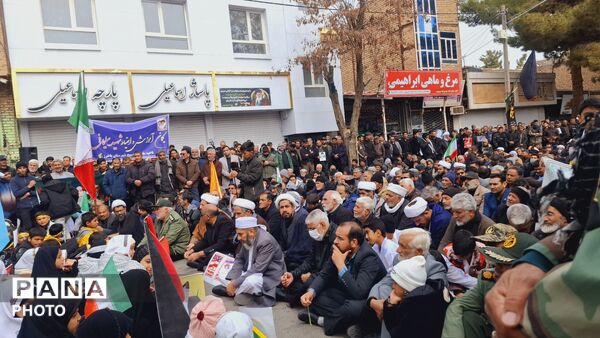 حضور حماسی فرهنگیان، دانش آموزان و مردم ولایت مدار در راهپیمایی روز جهانی قدس 