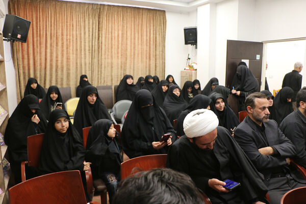 رونمایی از یادنامه «ملت ابراهیم» در قم