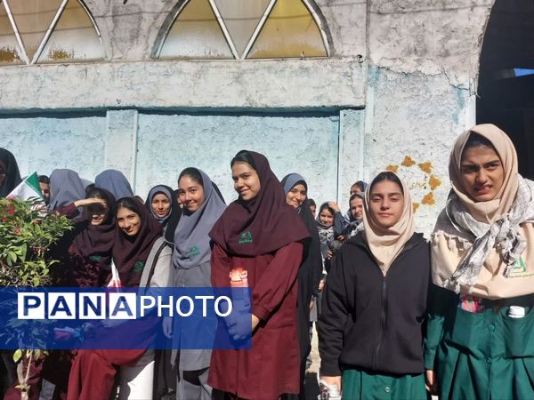 حماسه حضور نوجوانان کردکوی در روز دانش‌آموز