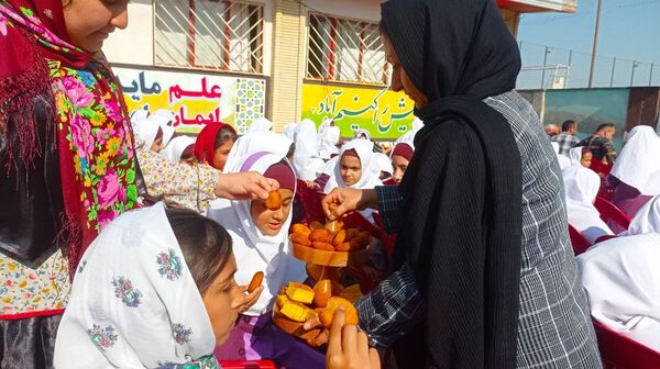 جشن هفته مازندران در دبستان نرجس خاتون گلوگاه 