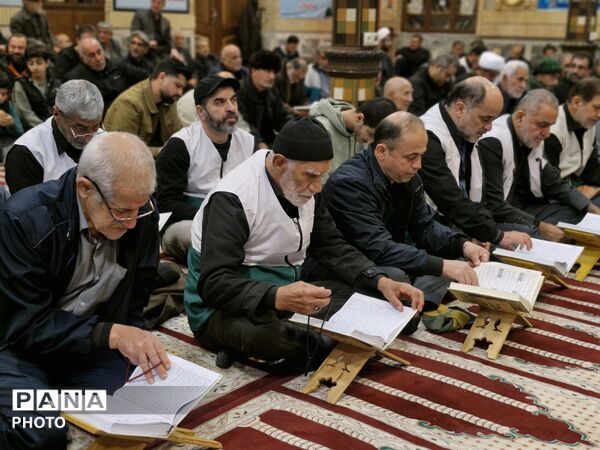 محفل انس با قرآن به یاد رهبر شهید در گلوگاه 