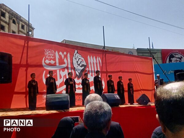 طنین گام‌های جاماندگان اربعین در حریم رضوی؛ مشهد یکپارچه در سوگ حسین (ع)