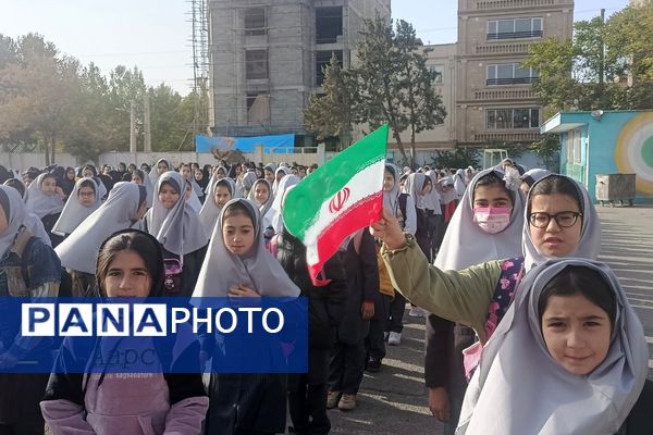  آغاز سال تحصیلی با همراهی حافظان نظم و امنیت در دبستان بعثت ۲