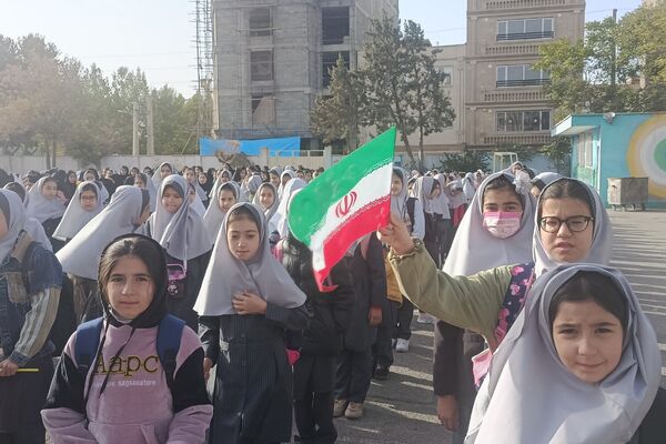  آغاز سال تحصیلی با همراهی حافظان نظم و امنیت در دبستان بعثت ۲
