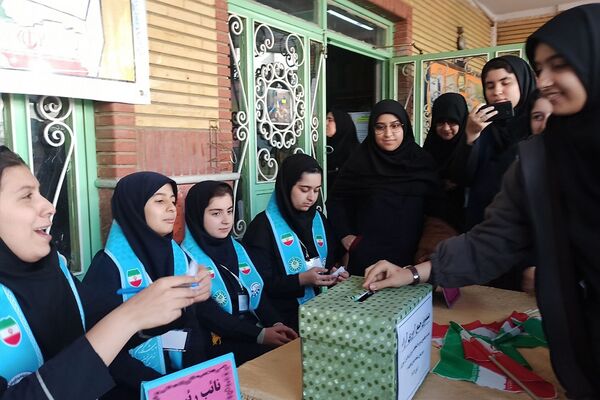 انتخابات شورای دانش‌آموزی در مدارس ناحیه 2 شهرری 
