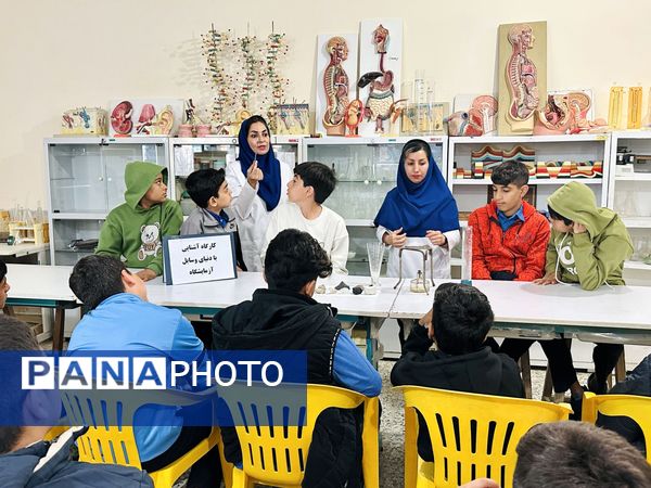 بازدید دانش‌آموزان مدرسه سما حاجی‌آباد از پژوهش‌سرای رازی در قالب طرح مهارت‌افزایی یارا