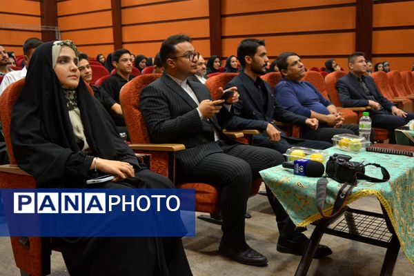 بهارستان‌دو از برترین‌های تربیت‌بدنی تقدیر کرد