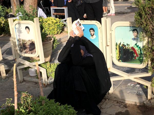 برپایی مراسم دعای عرفه در گلستان شهدای اصفهان