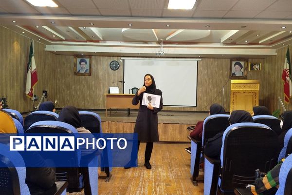 کارگاه آموزشی مراقبین و رابطین سلامت با محوریت آنفلونزا، تغذیه سالم، دخانیات