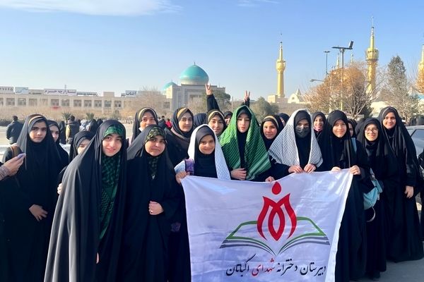 حضور نسل نوجوان در حرم امام، پیوندی ارزشمند با آرمان‌ها و اندیشه‌های انقلاب اسلامی است