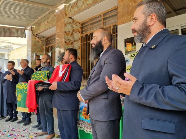 پرچم گردانی حرم مطهر امام رضا (ع) در دبیرستان دخترانه خدیجه کبری (س) ناحیه۴ اصفهان