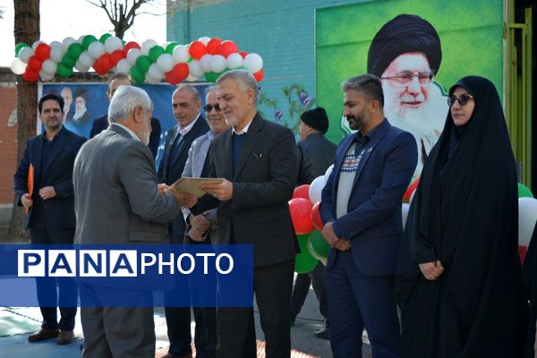 طنین زنگ انقلاب در بهارستان‌دو 