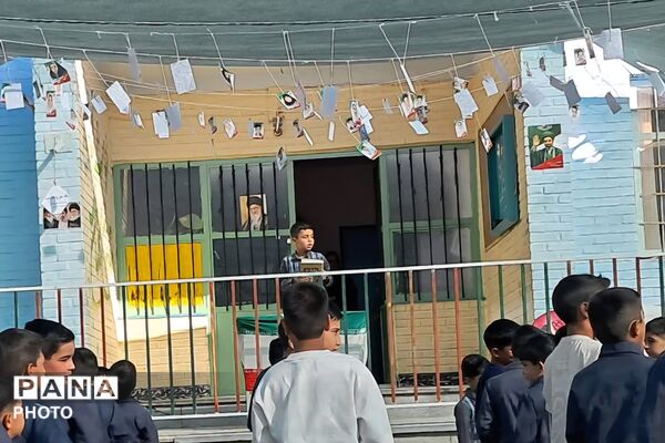 نواخته شدن زنگ مهر با حضور مسئولین در مدرسه امام خمینی(ره) شهر نیر