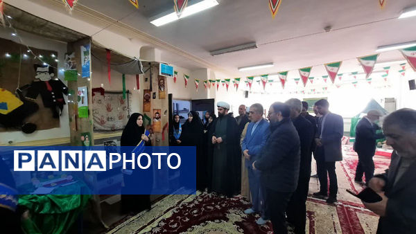 حال و هوای نمایشگاه مدرسه انقلاب در شهر جعفریه قم