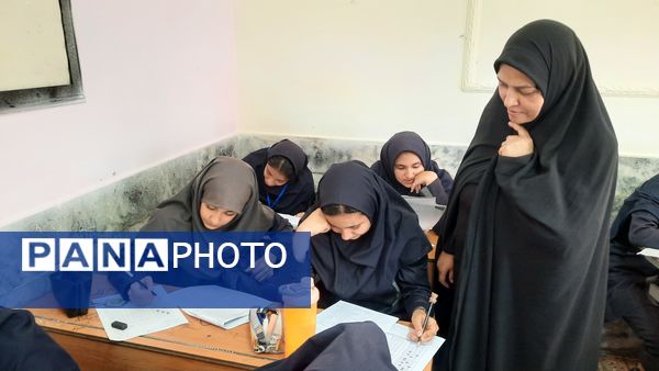 برگزاری آزمون سنجش آغازین به صورت هماهنگ کشوری در دبیرستان فرهنگیان ناحیه ۷ مشهد