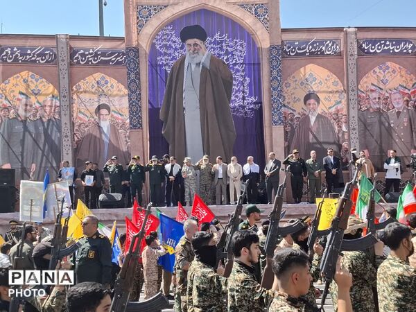 رزمایش ۳۱۳ هزار نفری «جان‌فدایان ایران» در تهران