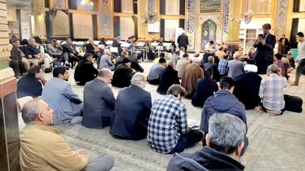 نشست صمیمی مسئولان با اهالی مسجد و محله فلاحی مشهد