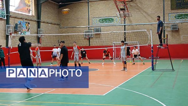 مسابقات والیبال بین مدرسه‌ای دانش‌آموزان ساوجبلاغ