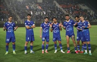 دوست دارم برنده دربی ۱۰۷ استقلال باشد/استقلال در بازی با فولاد قربانی اشتباهات داوری شد