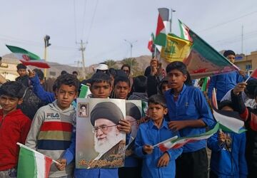 راهپیمایی عظیم ۲۲ بهمن حاجی‌آباد پیام وحدت را به گوش هرمزگان رساند
