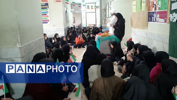 جشن دهه فجر و نیمه شعبان در دبیرستان سبحان و مائده شلیل