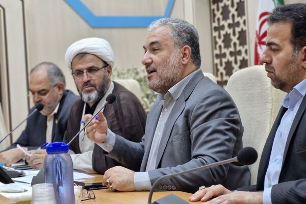یادمان‌های شهدای گمنام میعادگاه اردوهای دانش‌آموزی باشد