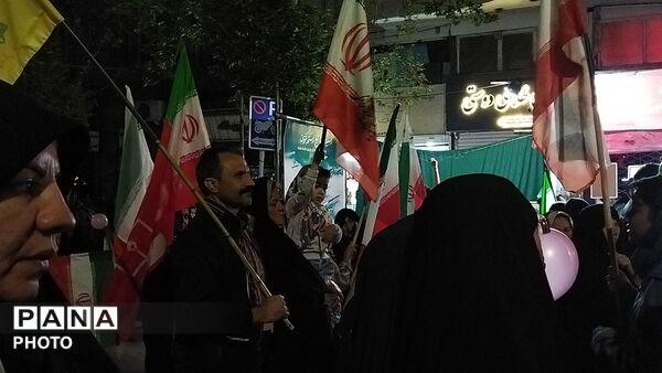 دختران نیشابوری در صف اول تجمعات-۲