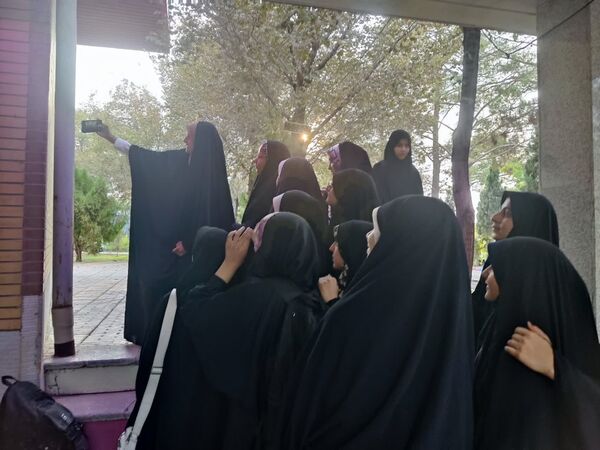 برگزاری اردو یاوران ولایت دختران متوسطه اول استان اصفهان