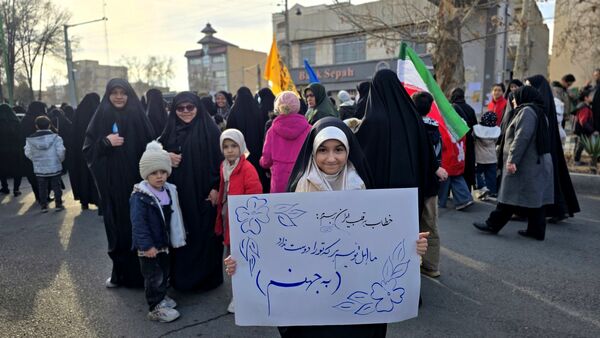 مردم نظرآباد، به فرمان رهبر انقلاب لبیک گفتند