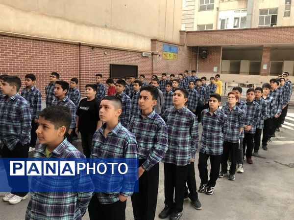 آغاز سال تحصیلی در مدرسه شهدای مدافع حرم با حضور مسئولان، جشن و کلاس توجیهی