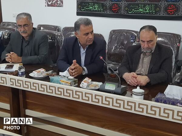 جلسه شورای آموزش‌و‌پرورش در رودسر