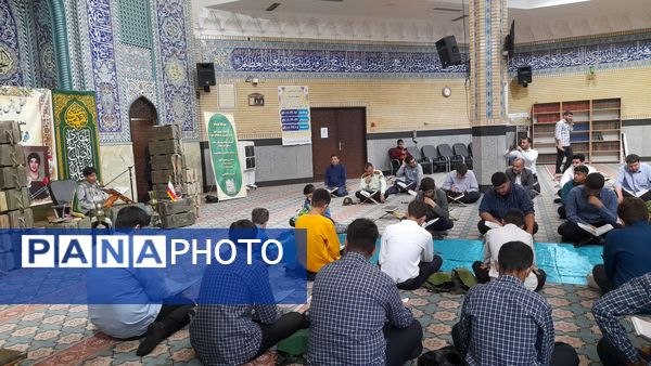 محفل انس با قرآن و تجلیل از نفرات برتر  مسابقات قرآنی در مسجد جامع خامس آل عبا در شهرستان ملارد