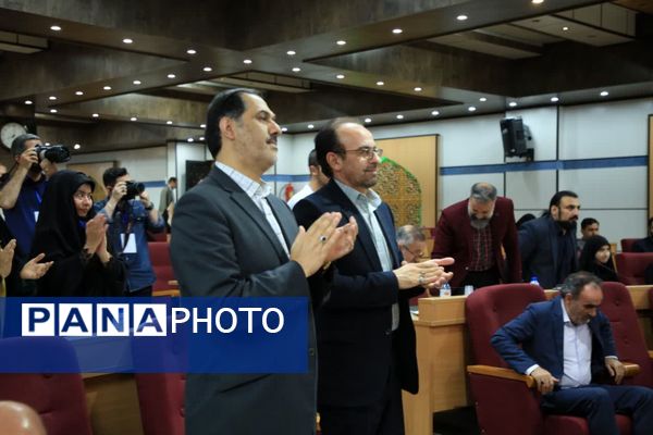 نشست صمیمی مدیران رسانه با استاندار قم