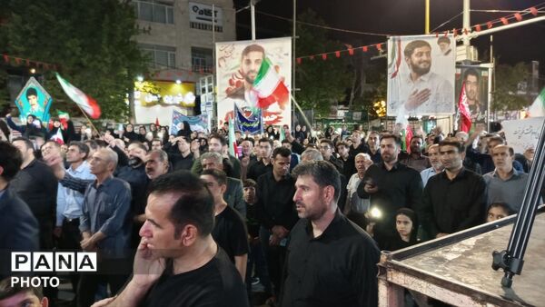 همنوایی فرهنگیان ناحیه یک در آیین وداع و تشییع رهبر در خیابان انقلاب