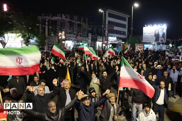 حضور دهه نودی و هشتادی‌ها در راهپیمایی ماهدشت