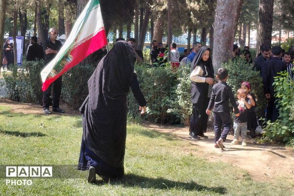 مراسم معنوی عاشورای حسینی بر مزار شهدای گمنام لردگان
